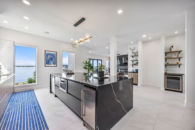 Building Photo - 2175 S Tropical Trail