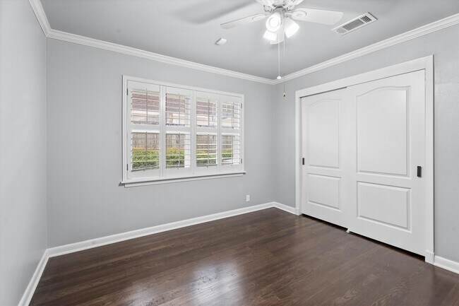 Building Photo - 1328 Bingle Rd