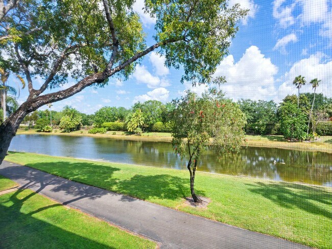 Building Photo - 7321 Amberly Ln