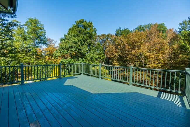 Building Photo - 388 Taconic Rd