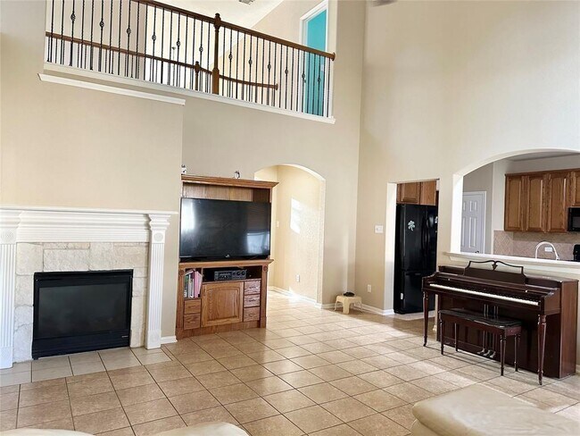 Building Photo - 3723 Tumbling Falls Dr