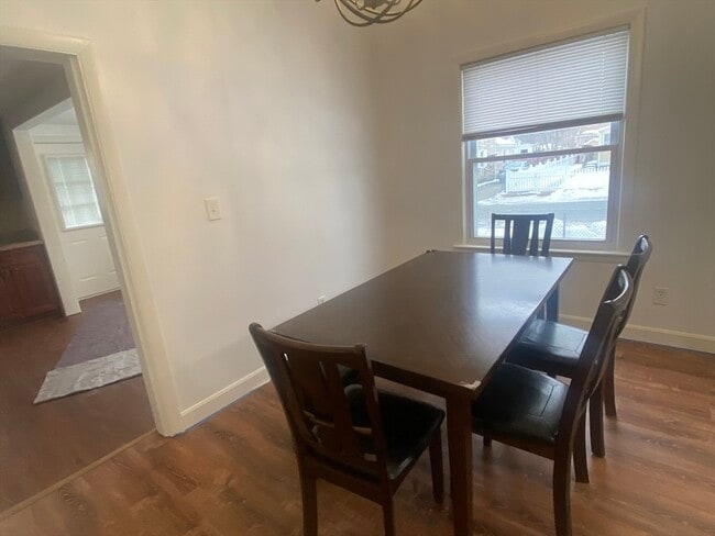 Building Photo - 2 Mason Ave