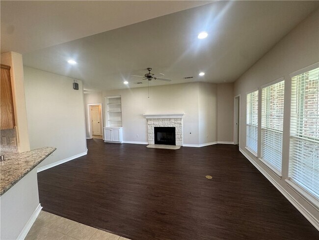 Building Photo - 205 Rugen Ln