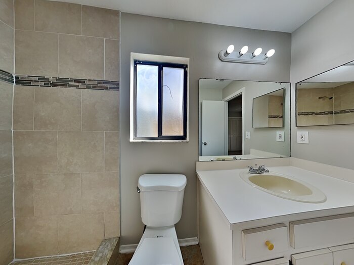 Building Photo - 1388 Bramblewood Dr
