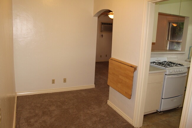 Building Photo - 417-421 Normal Ave