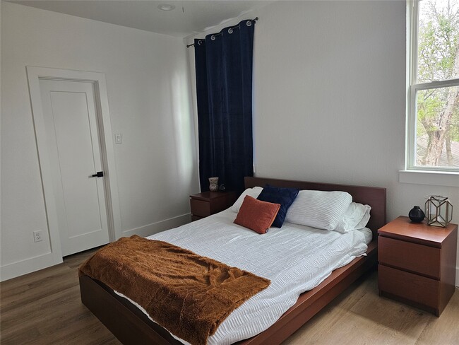 Building Photo - 4217 Hare St