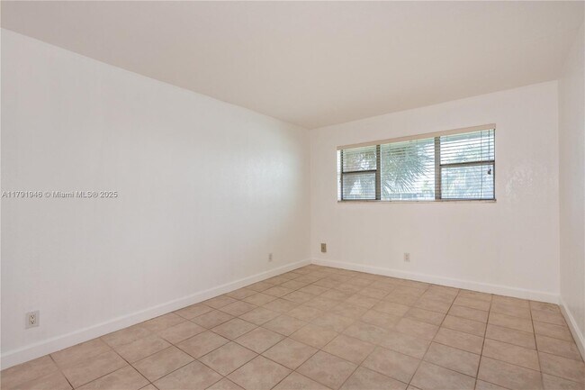Building Photo - 250 Layne Blvd