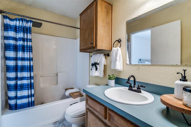 Building Photo - 904 Melody Cir