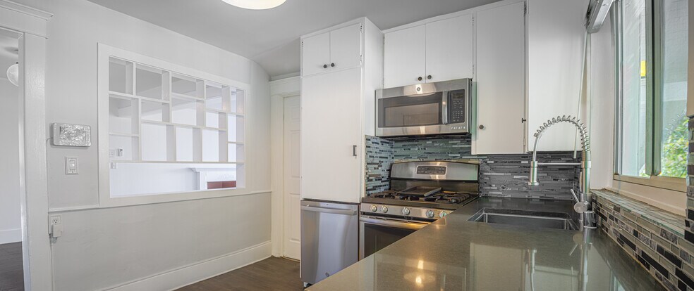 Building Photo - 1100 Coronado Ter