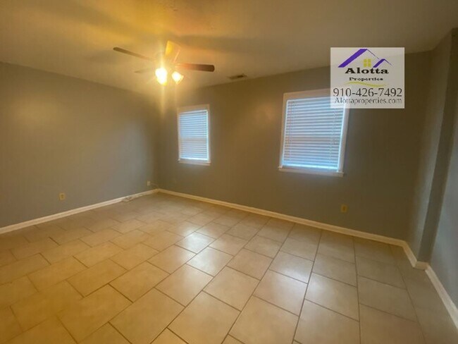 Building Photo - 6114 Regis Ct