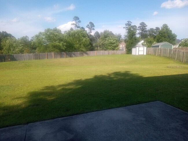 Building Photo - 4 Bedrooms 3.5 Bathrooms FOR RENT