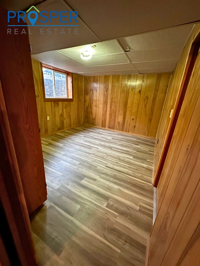 Building Photo - Convenient Living in the Heart of Eau Claire