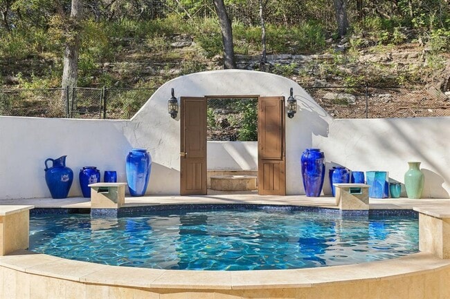 Building Photo - 2706 Pearce Rd