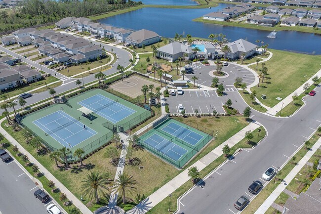 Building Photo - Luxurious Townhome in Lake Nona - A Perfec...