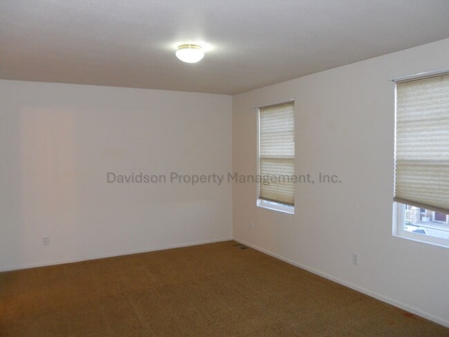Building Photo - Great 3-Bedroom Townhouse in Southeast Colorado Springs