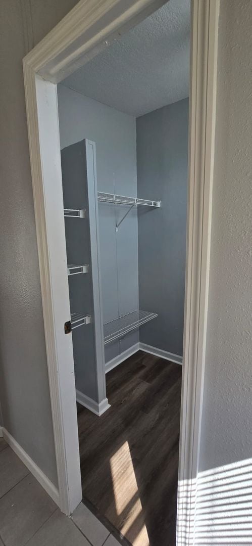 Building Photo - Newly renovated 4/3 property with fenced in yard!