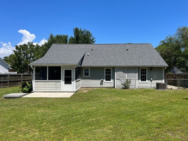 Building Photo - Remodeled home in Great Location