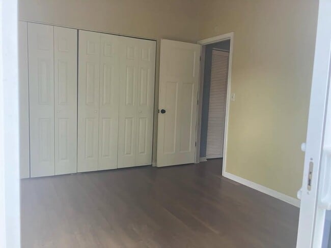 Building Photo - 677 Brittany Way