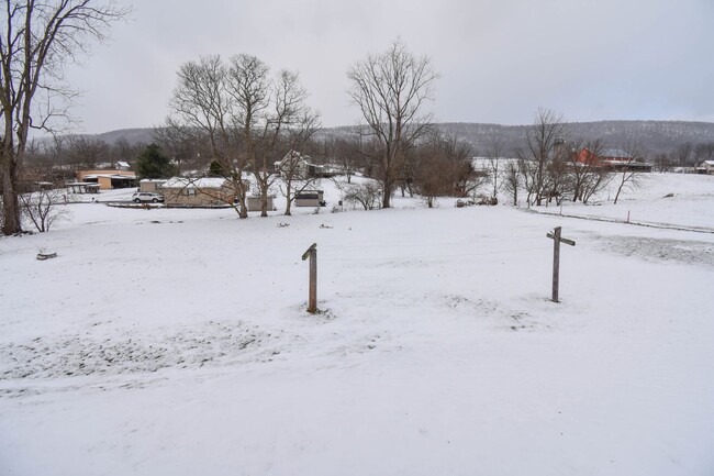 Building Photo - Quaint Home in Mill Hall with 2 Car Garage!