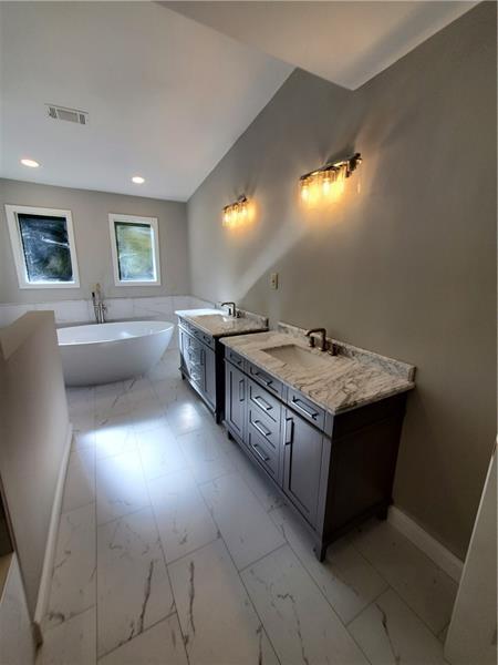 Building Photo - 2780 Burtz Dr