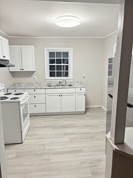 Building Photo - 911 Andes St