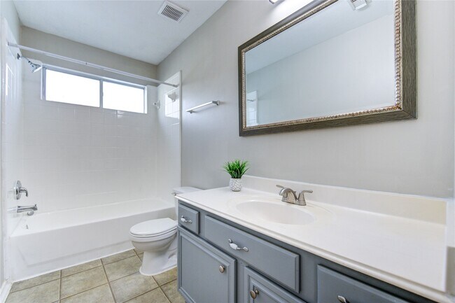 Building Photo - 1823 Usher Ct