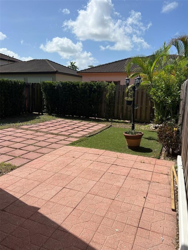 Building Photo - 16462 SW 48th Terrace