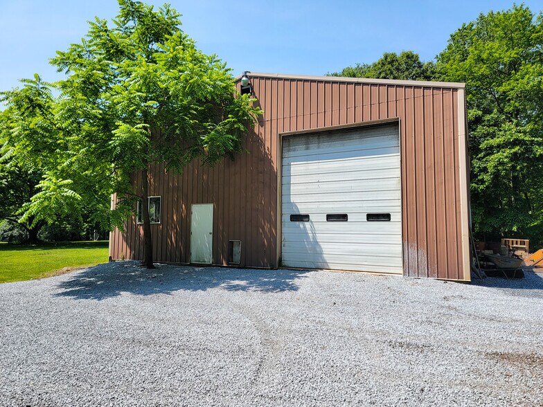 Building Photo - 380 Netzley Dr