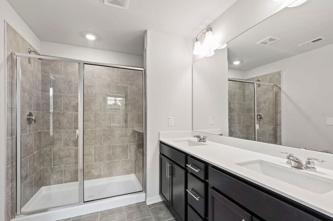 Building Photo - Bright & Beautiful! Modern 3-Bedroom Townh...