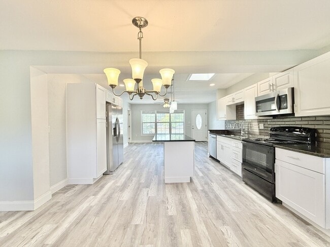 Building Photo - 9401 88th Way N