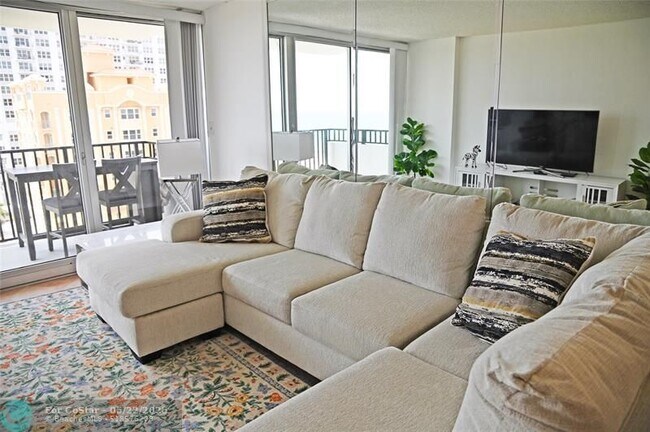 Building Photo - 525 N Ocean Blvd