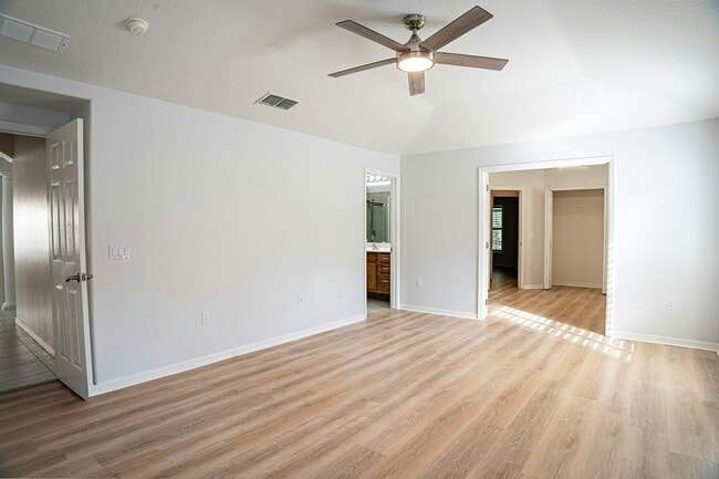 Building Photo - 1613 Crown Hill Blvd