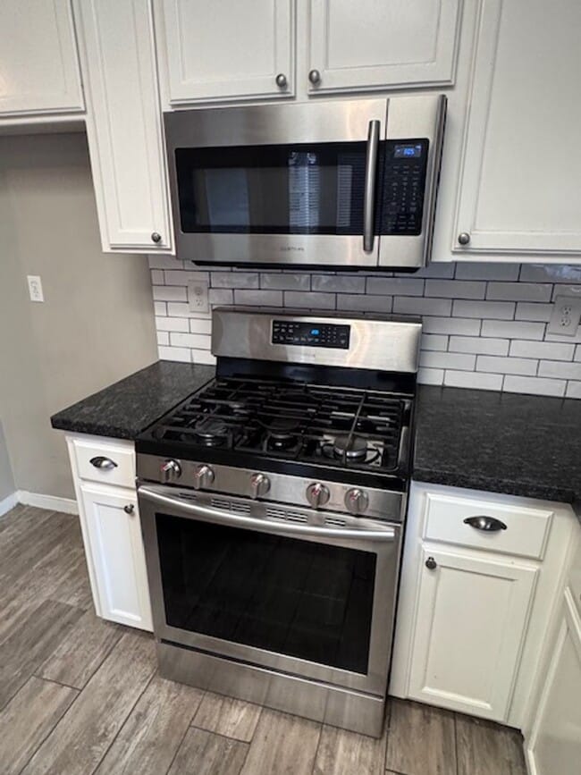 Building Photo - Home For Rent