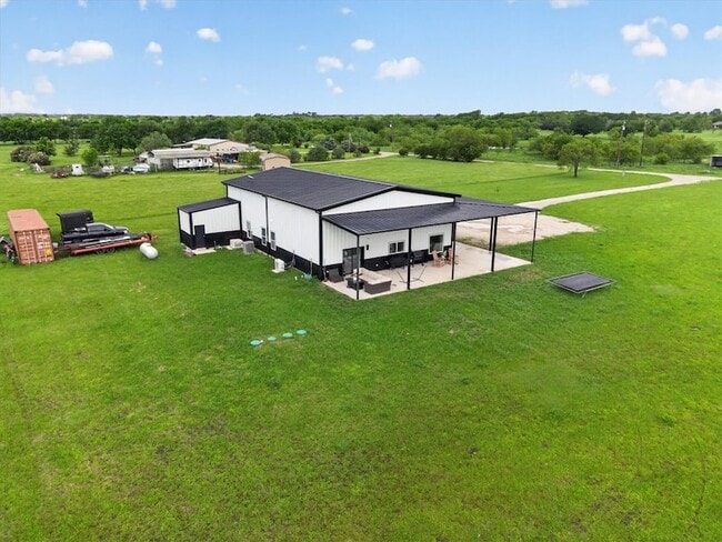 Building Photo - 9082 Wolf Run