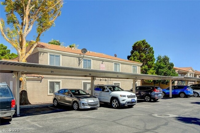 Building Photo - 2216 Benmore St