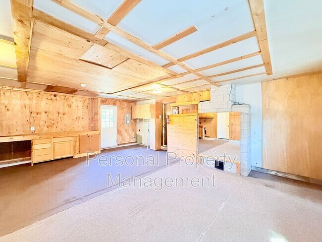 Building Photo - 15204 SE 2nd Cir