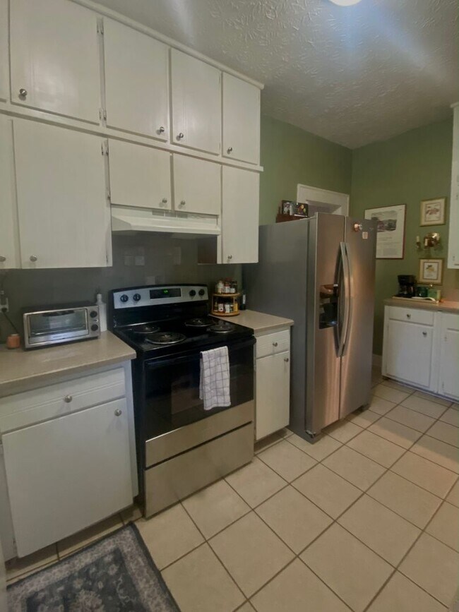 Building Photo - House in Opelika Available August!