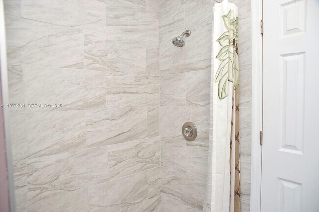 Building Photo - 458 SE Doat St