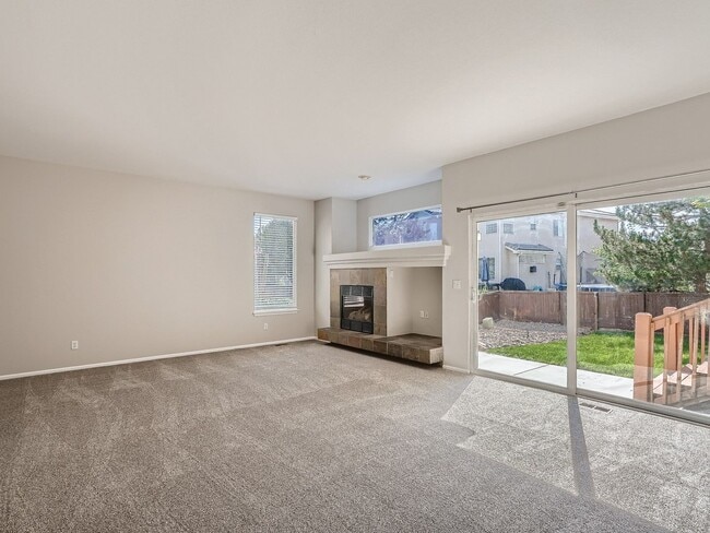 Building Photo - Newly Remodeled Home in the Broadlands!  4...