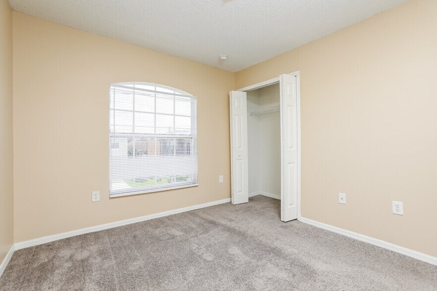 Building Photo - 355 Aylesbury Ct