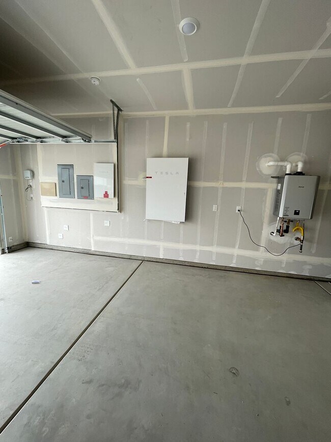 Building Photo - Stunning 3-Bed, 2-Bath Lennar Home in Fresno – Your Dream Home Awaits!