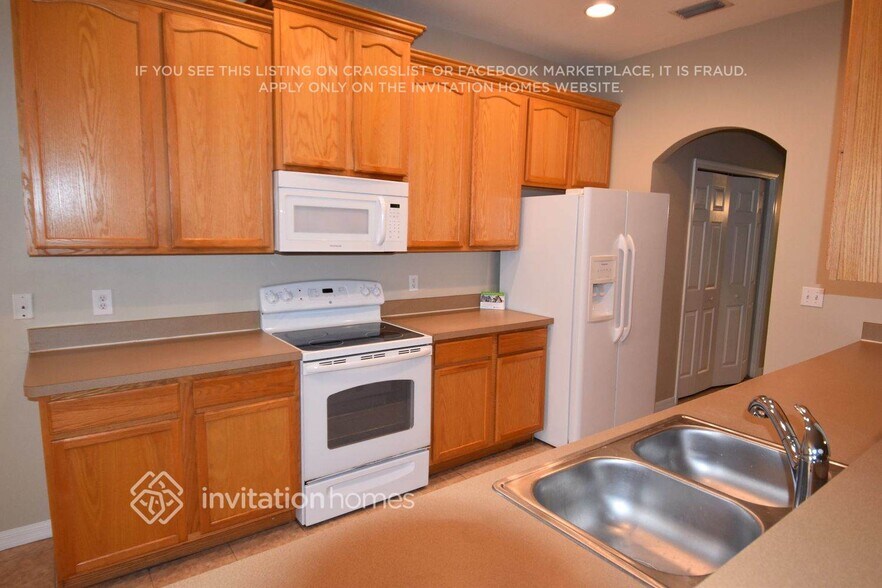 Building Photo - 11703 Summer Springs Dr