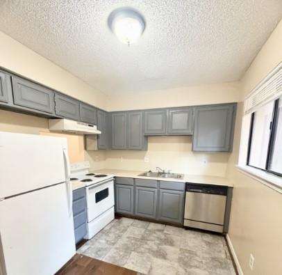 Building Photo - 139 Elm St