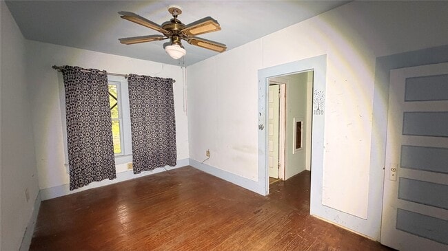 Building Photo - 1501 S Columbia Dr