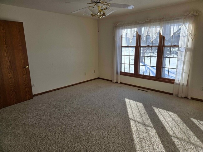 Building Photo - 208/210 E 13th Ave