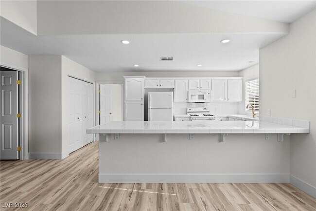 Building Photo - 3327 Erva St