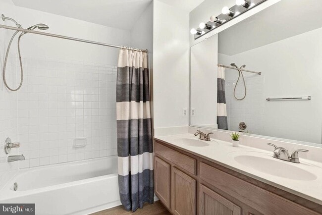 Building Photo - 8605 Willow Leaf Ln