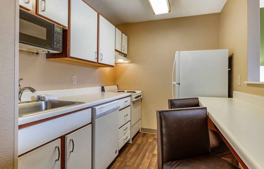 Building Photo - Furnished Studio-Houston - Reliant Pk. - La Concha Ln.