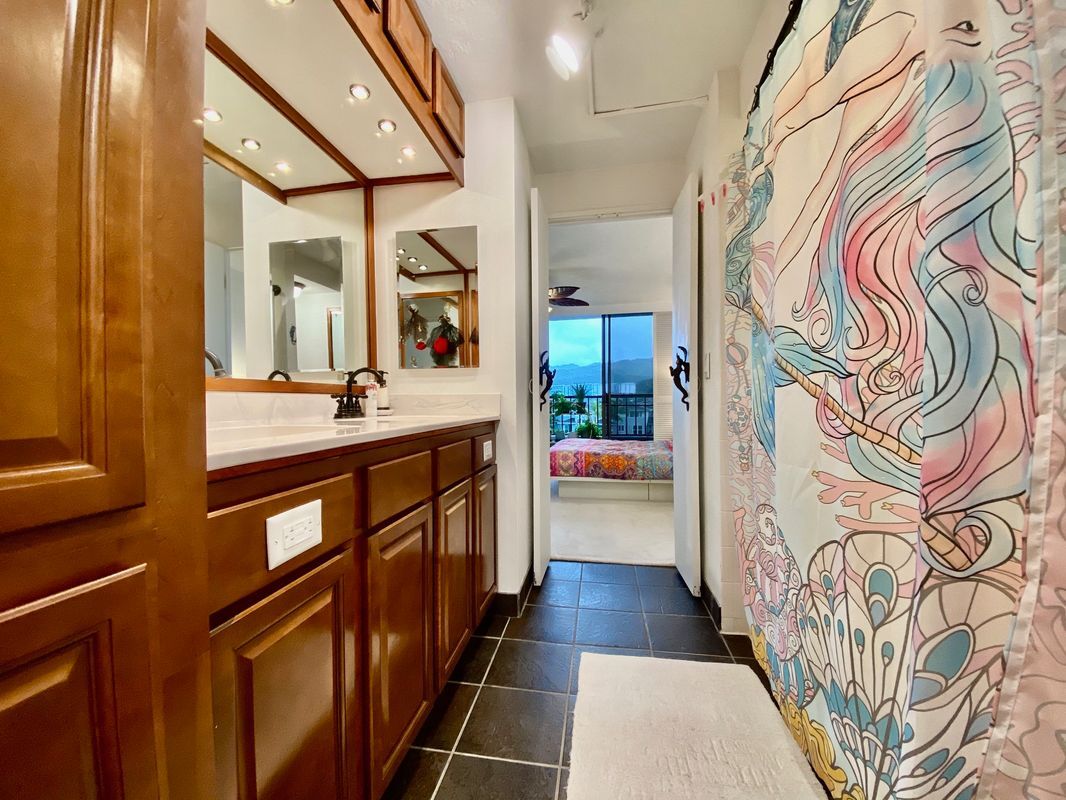 Building Photo - 500 Lunalilo Home Rd