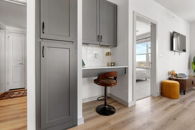 Building Photo - 1301 Leah Ave